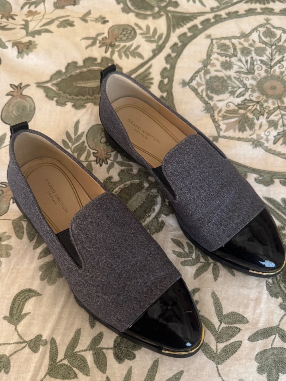 Cole Haan Grand Ambition Loafers Gray Patent Cap Toe Gold Women’s 8B